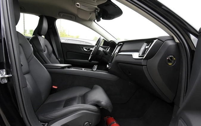 Volvo V60 cena 139900 przebieg: 28337, rok produkcji 2021 z Gościno małe 326
